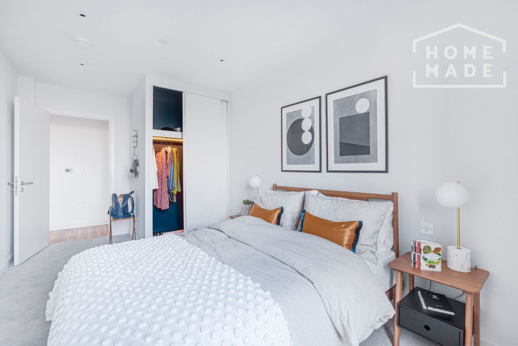 Property photo 3 of 16 04E18Fec268A47A00E4Bd6367215