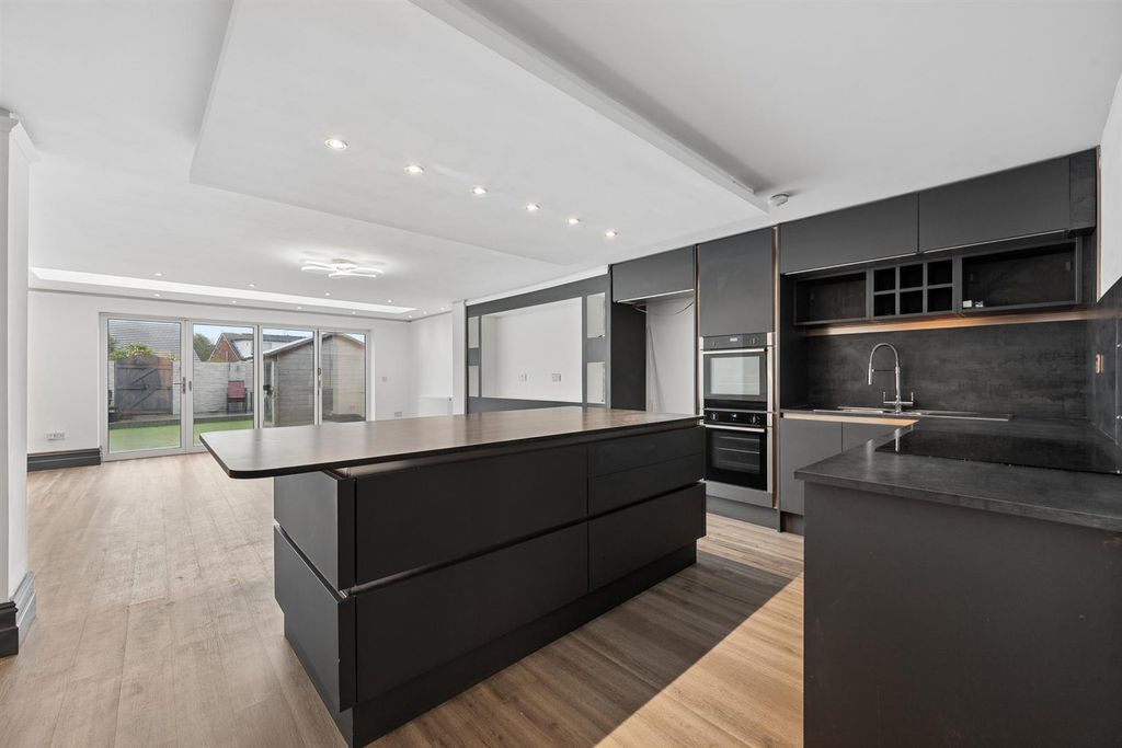 Property photo 2 of 33 Open Plan Kitchen-Family Room