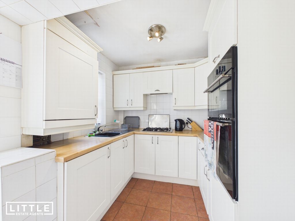 Property photo 2 of 25 Photo 12