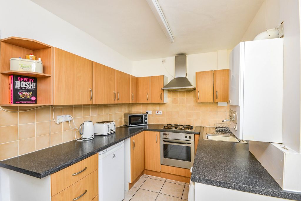 Property photo 2 of 9