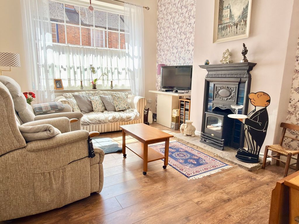 Property photo 2 of 8