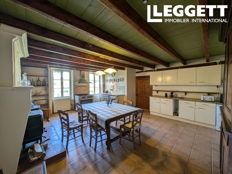 Property photo 3 of 10