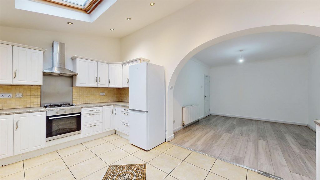 Property photo 3 of 22 P9.Jpg