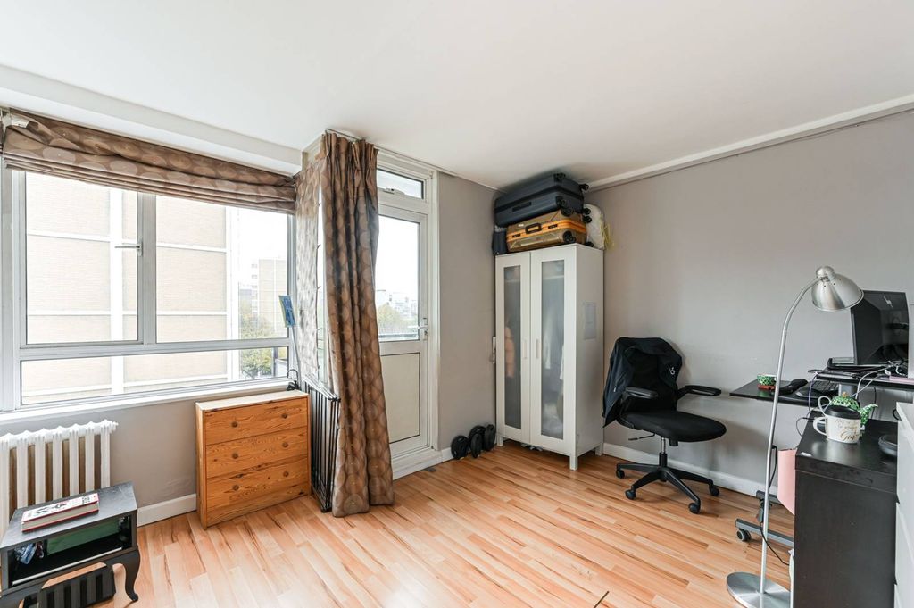 Property photo 2 of 11