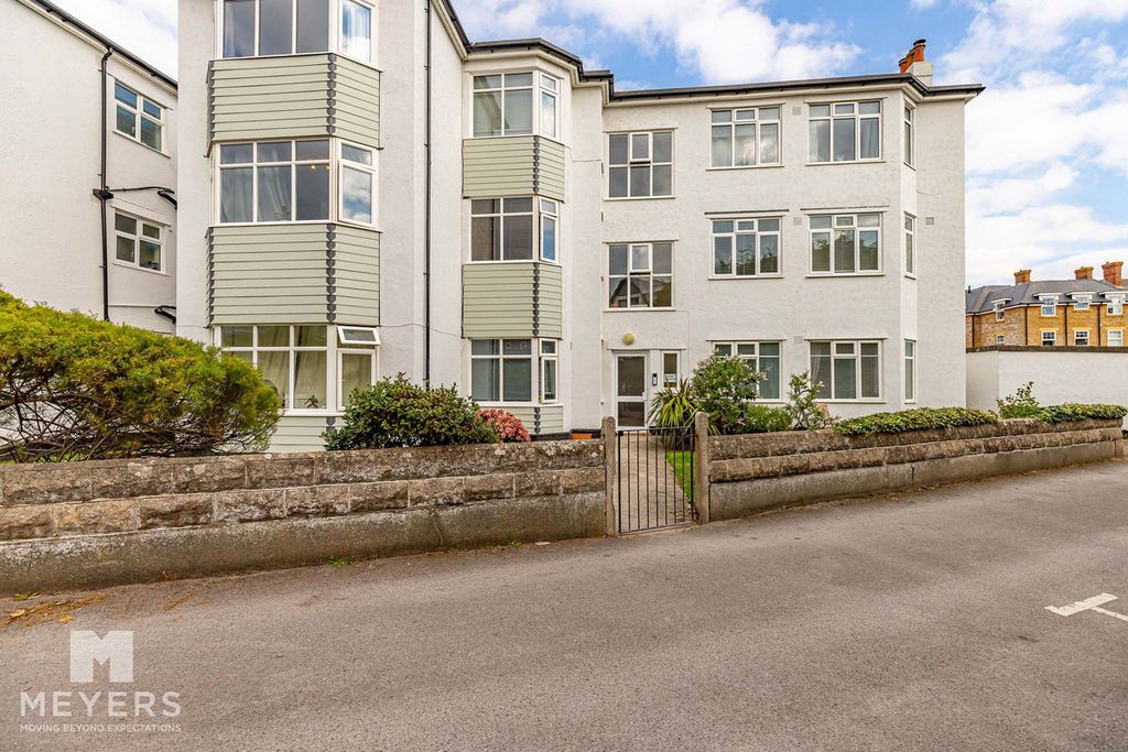 Property photo 3 of 13