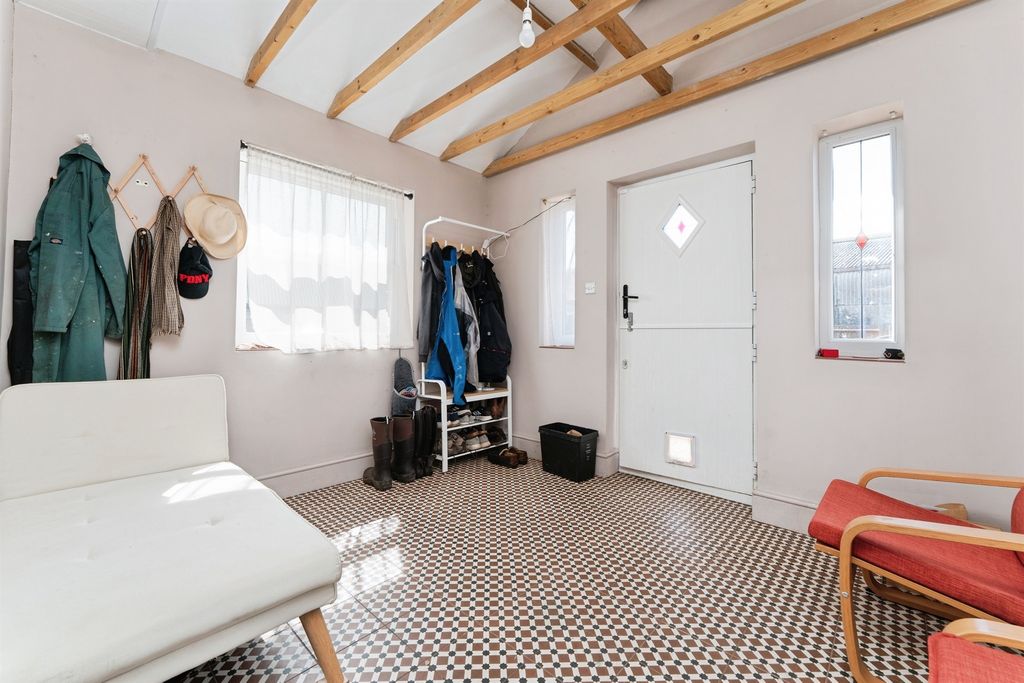 Property photo 2 of 14