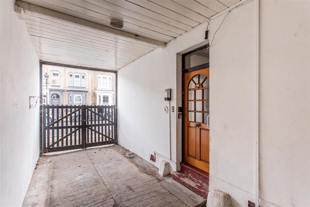Property photo 2 of 19 Car Port