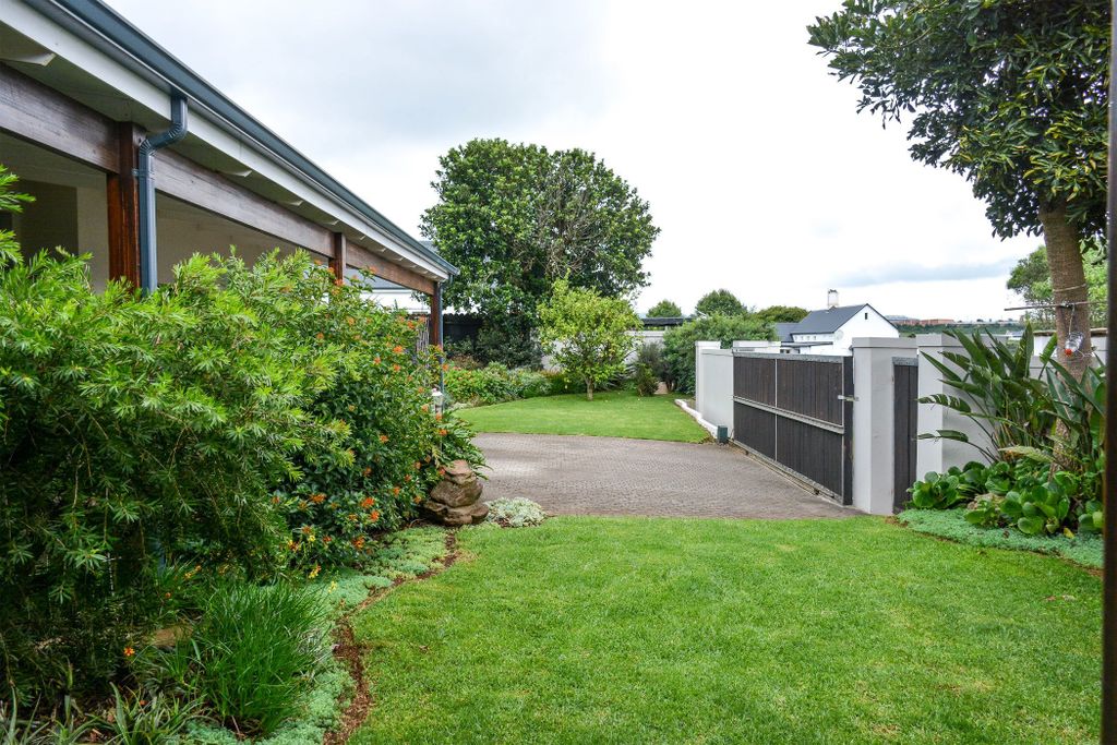 Property photo 3 of 40 1Pm1728743