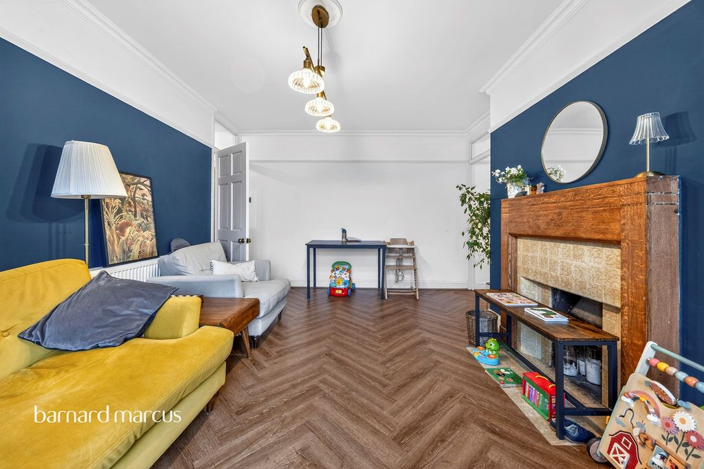 Property photo 2 of 19