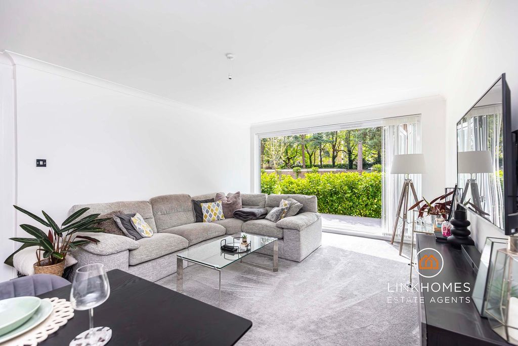 Property photo 2 of 39