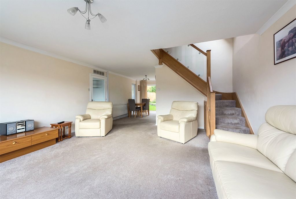 Property photo 3 of 16 Picture No. 10