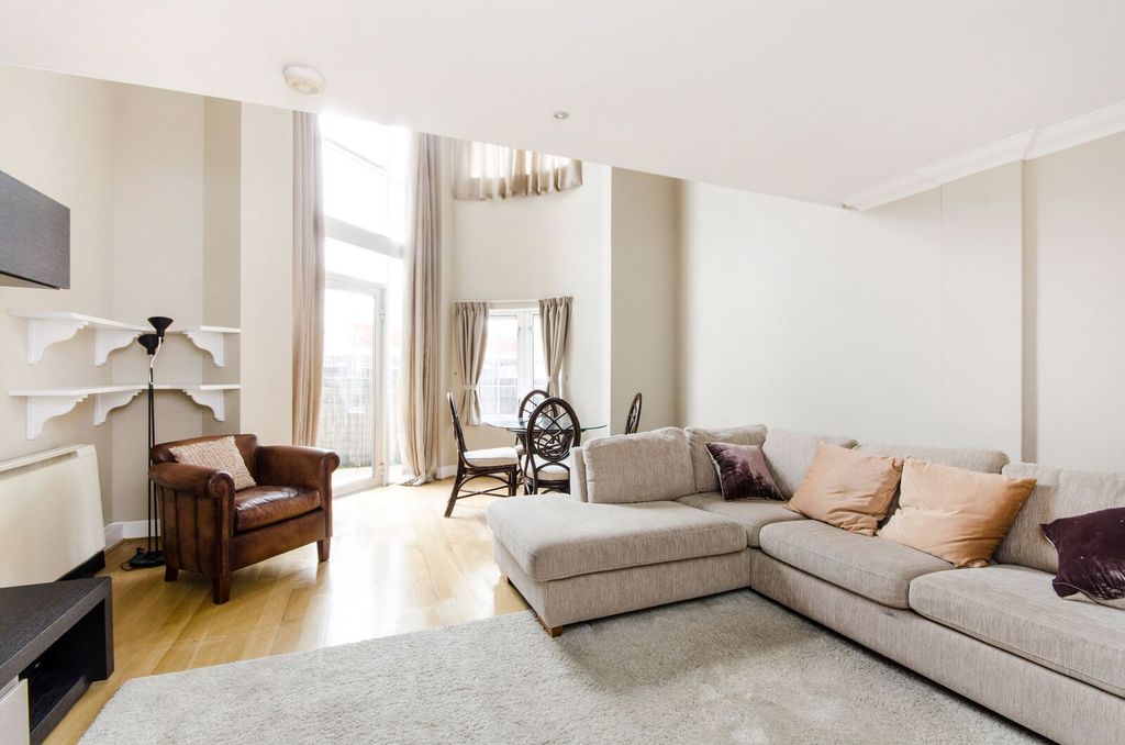 Property photo 1 of 6