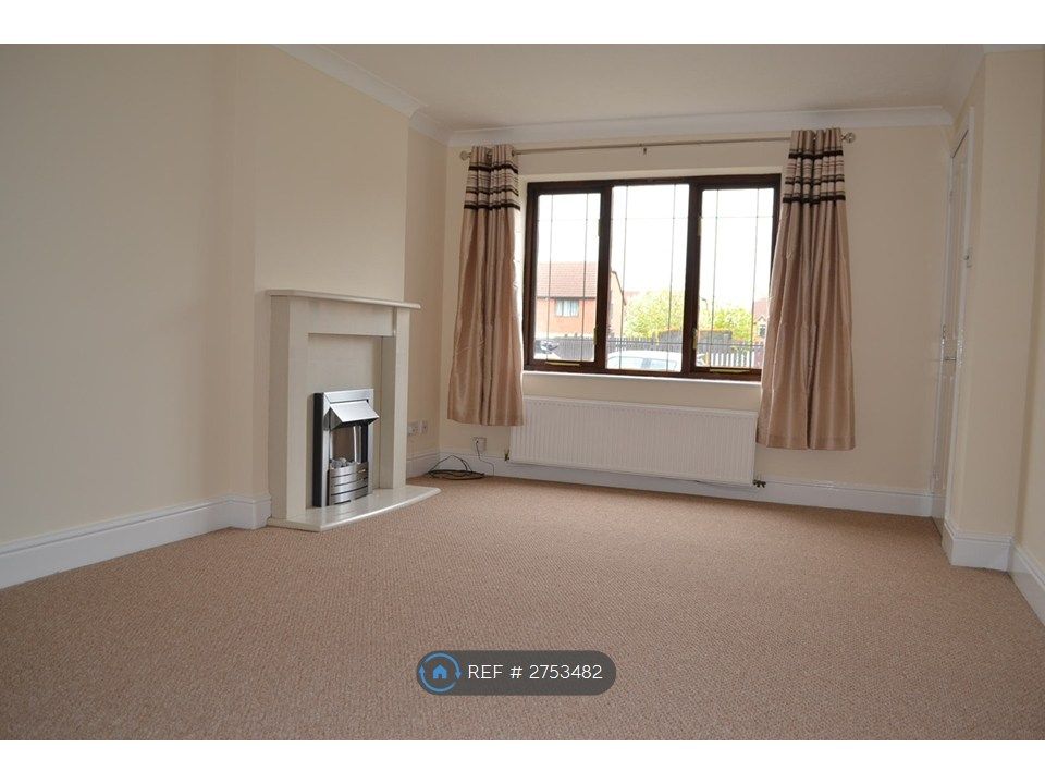 Property photo 2 of 10 Lounge 1