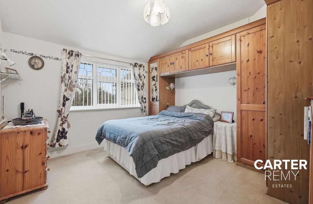 Property photo 3 of 40