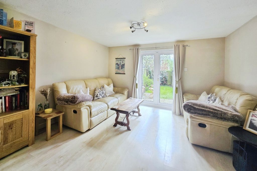 Property photo 2 of 15 Pbox-Img.Jpg