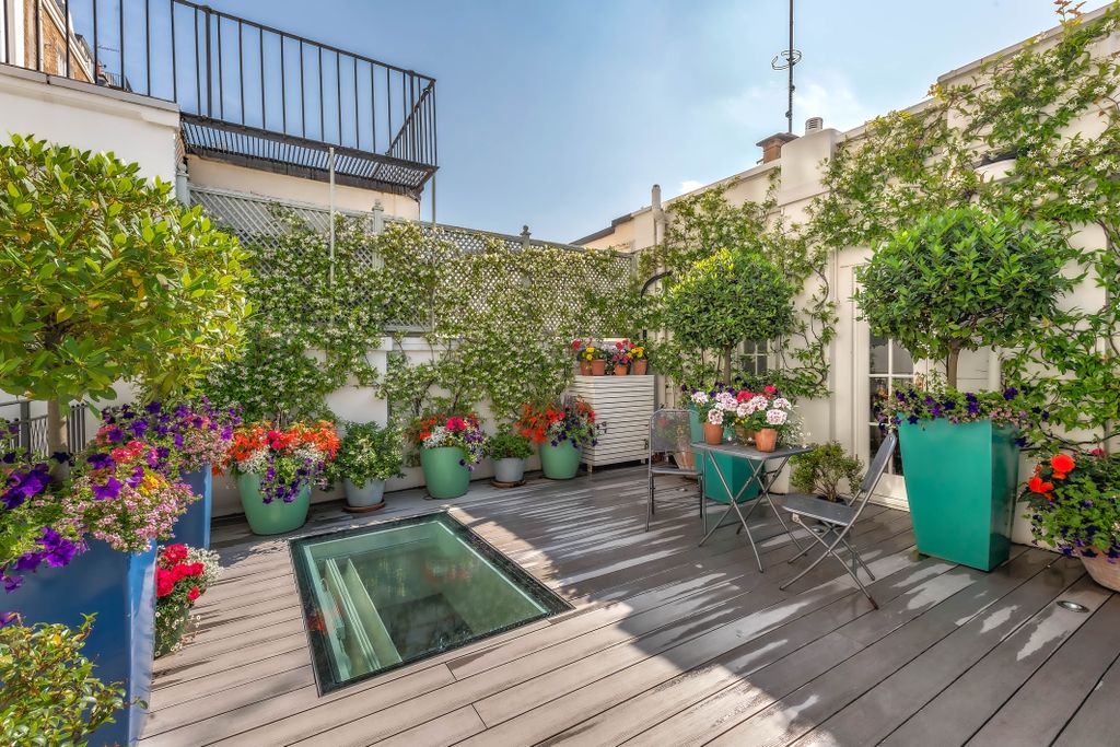 Property photo 3 of 16 Awinship-10233-01-High
