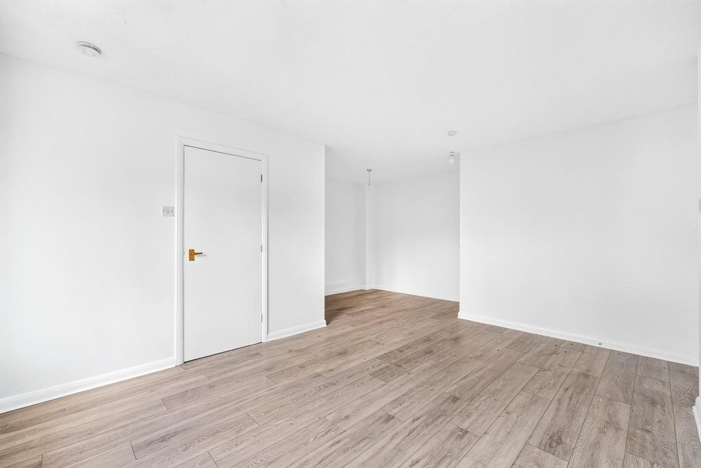Property photo 3 of 10 7.Jpg