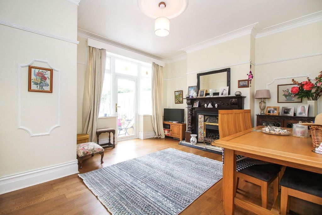 Property photo 3 of 11 Dining Room