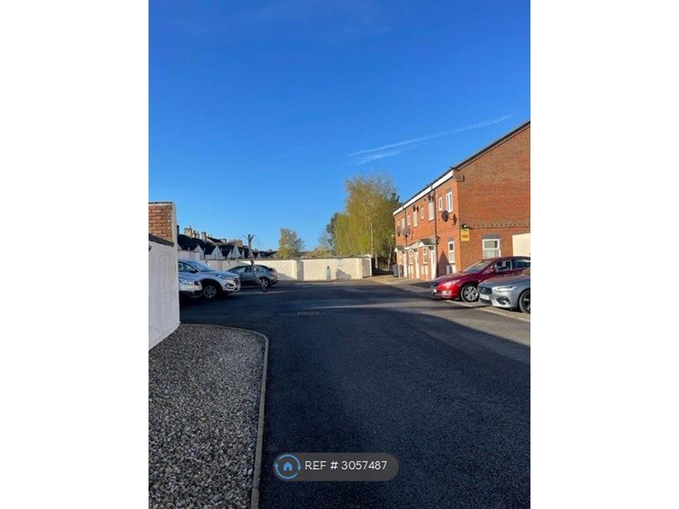 Property photo 2 of 32 Private Gated Community