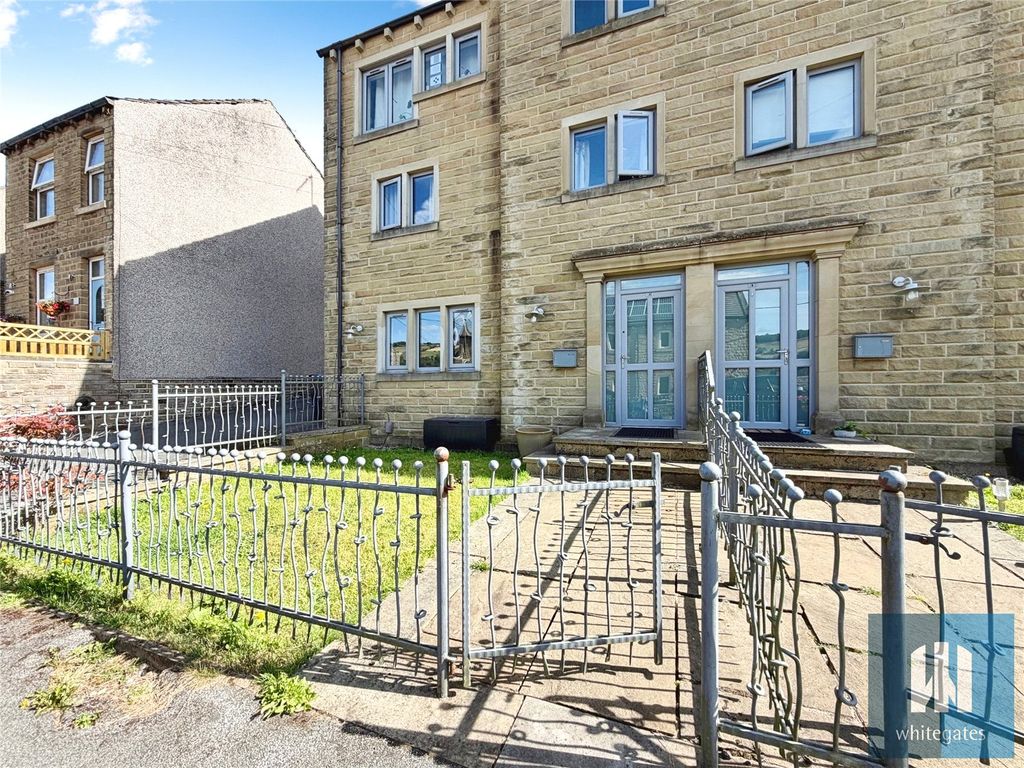 Property photo 1 of 17 Picture No. 02