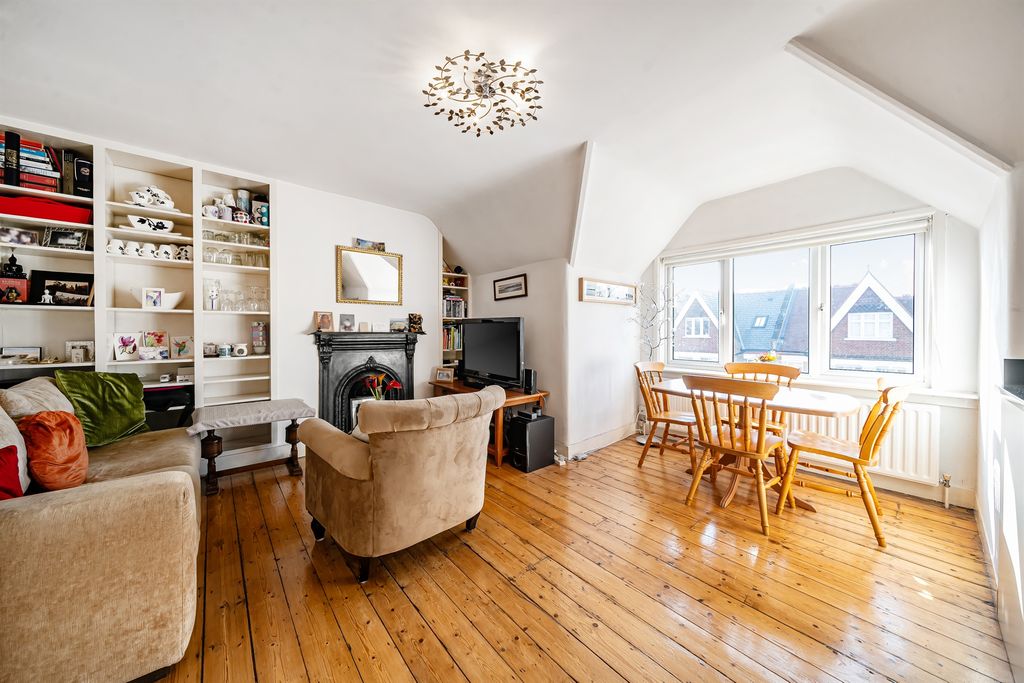 Property photo 2 of 9