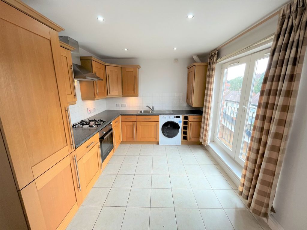 Property photo 2 of 12 Kitchen