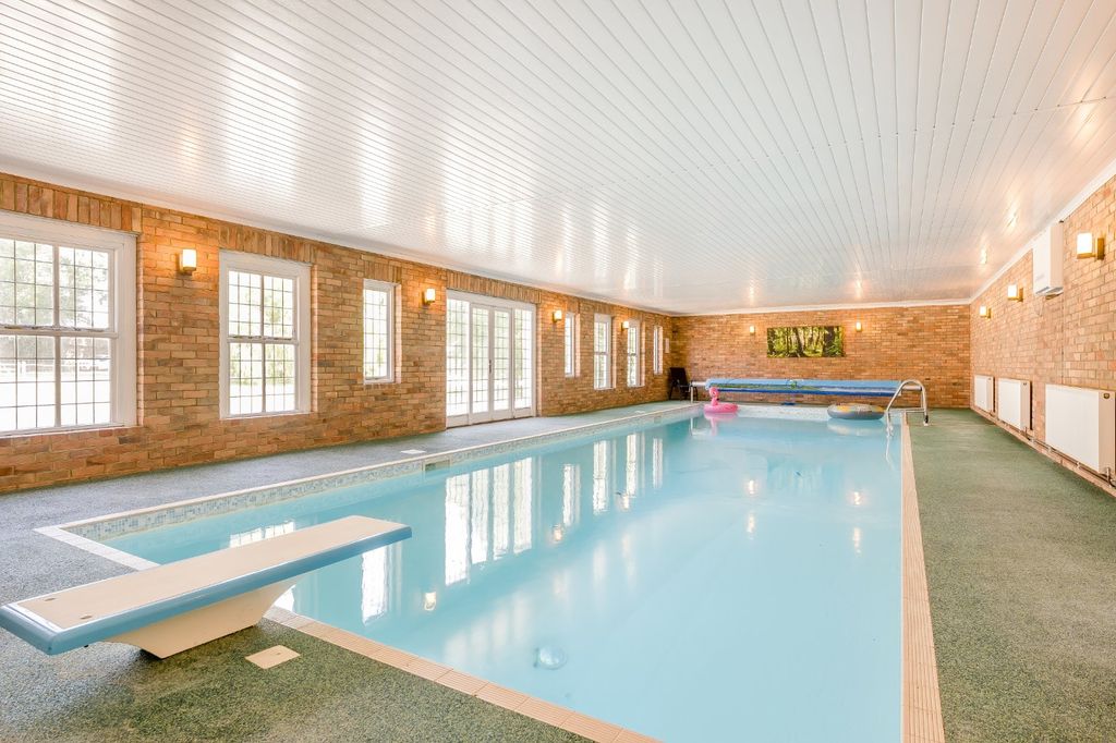 Property photo 3 of 28 Indoor Swimming Pool