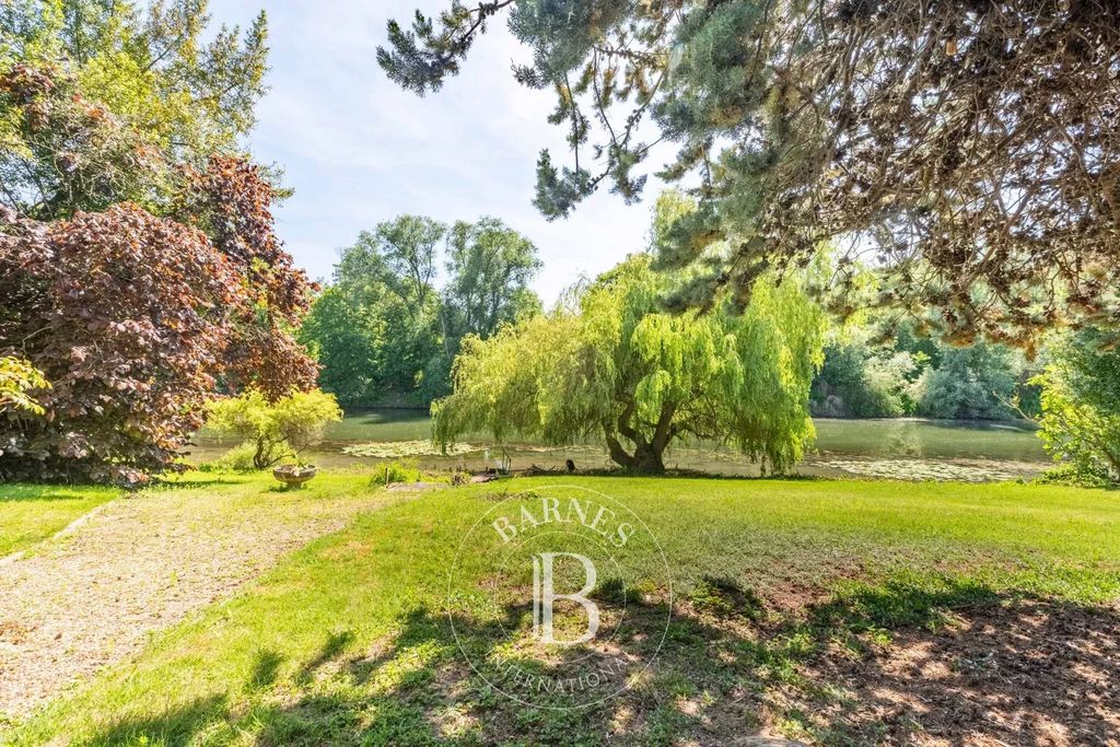 Property photo 1 of 31