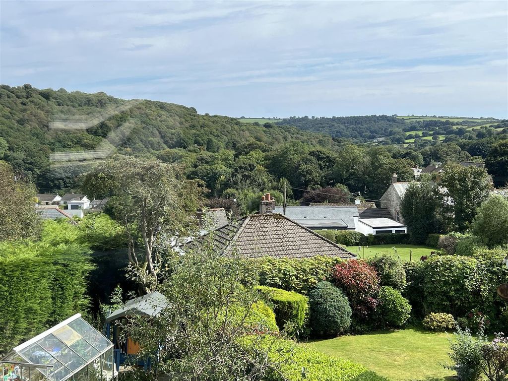 Property photo 2 of 35