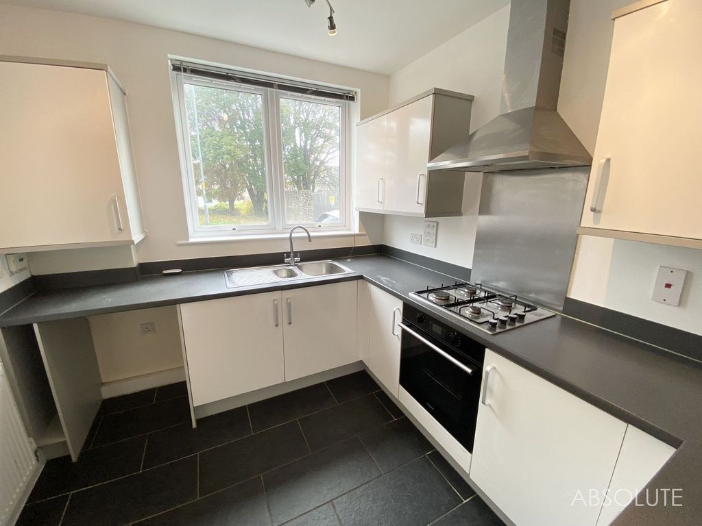 Property photo 2 of 19 Kitchen