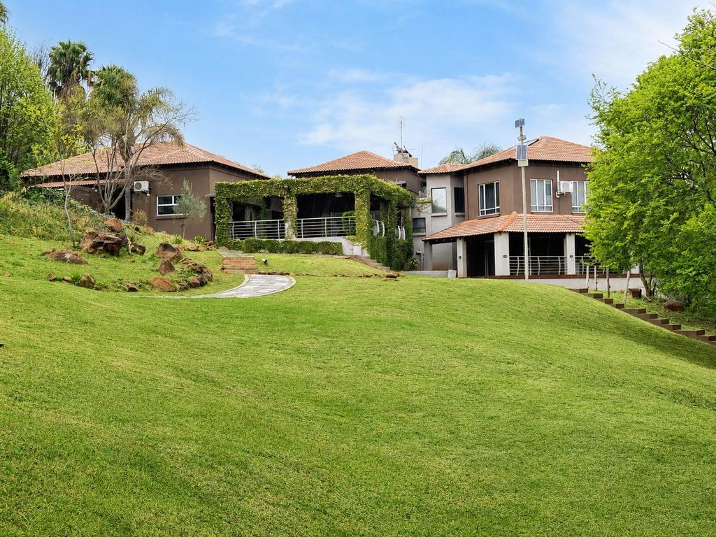 Property photo 1 of 42