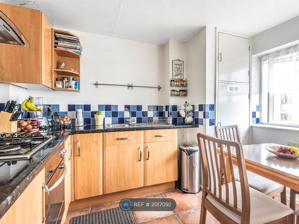 Property photo 3 of 8 Kitchen