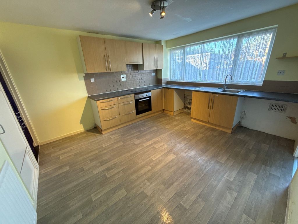 Property photo 3 of 12 3964286