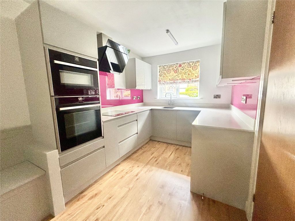 Property photo 3 of 11 Picture No. 06