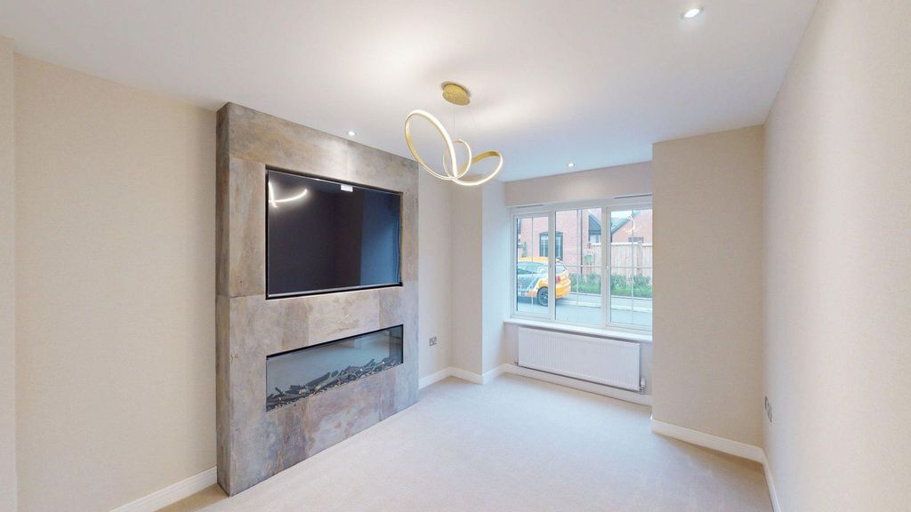 Property photo 2 of 20 Lounge