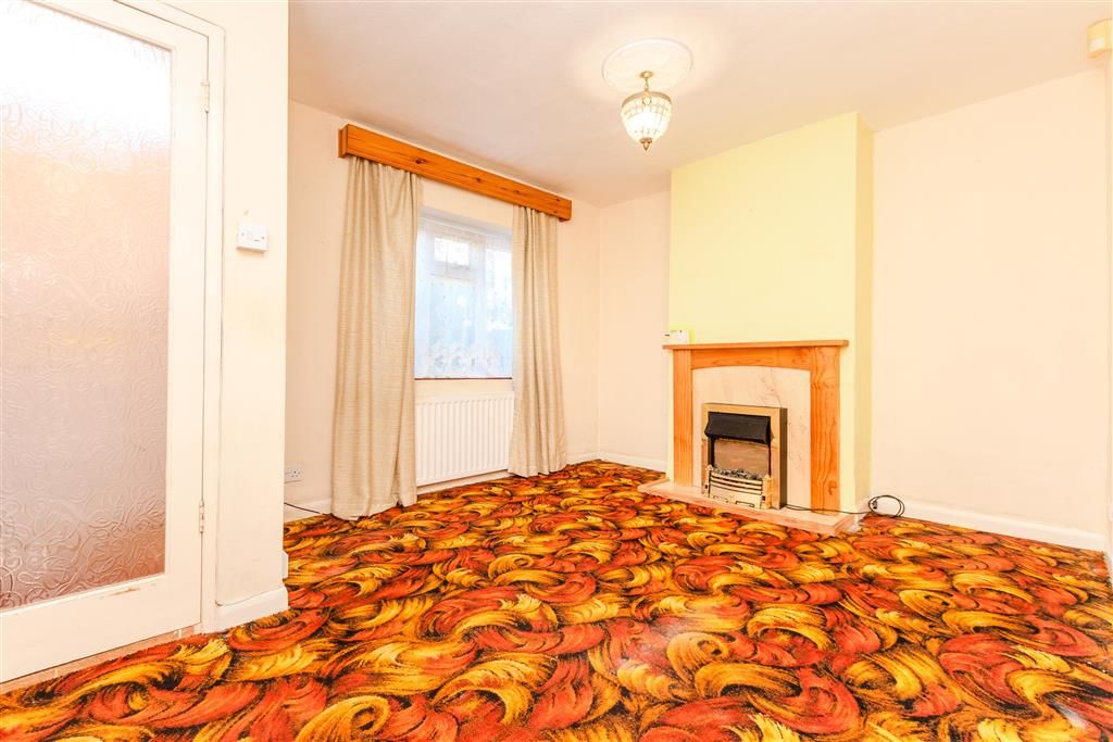Property photo 3 of 7 Lounge