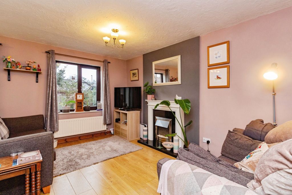 Property photo 3 of 12