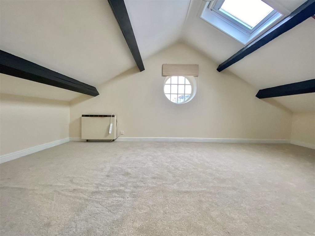 Property photo 2 of 13 _