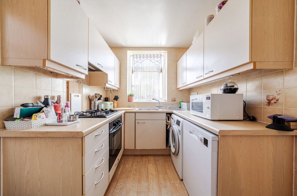 Property photo 3 of 21 1438437-10-69Dd02...