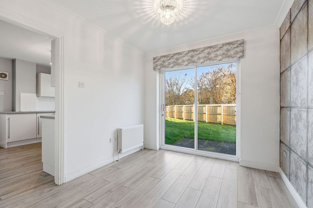 Property photo 2 of 26