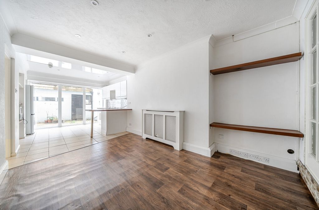 Property photo 2 of 16 27-6A5122258Ff93-...