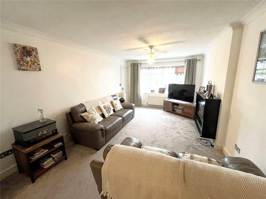 Property photo 2 of 25 Picture No. 24