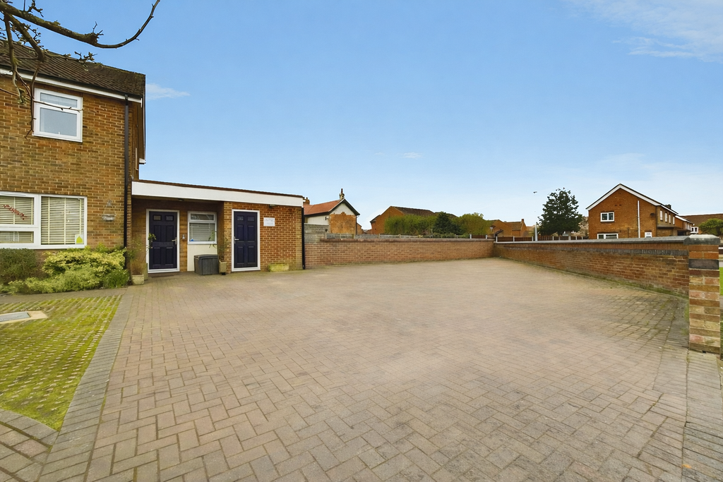 Property photo 2 of 22 Driveway