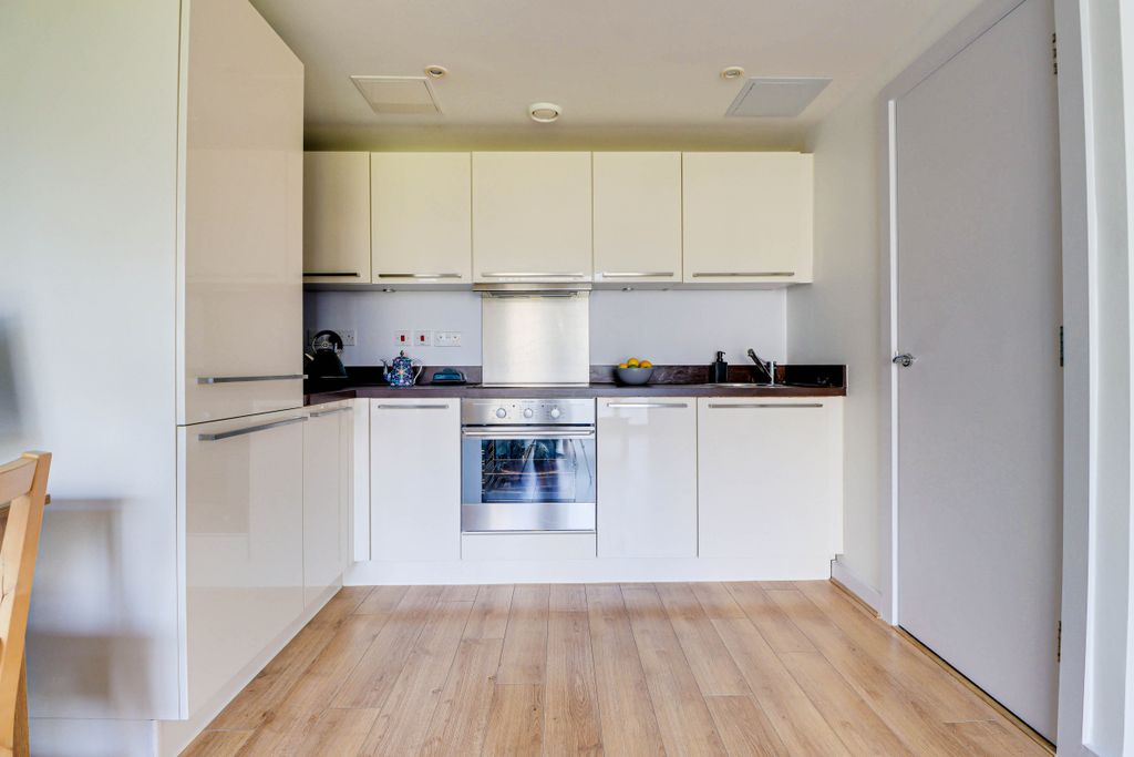 Property photo 3 of 16 Kitchen