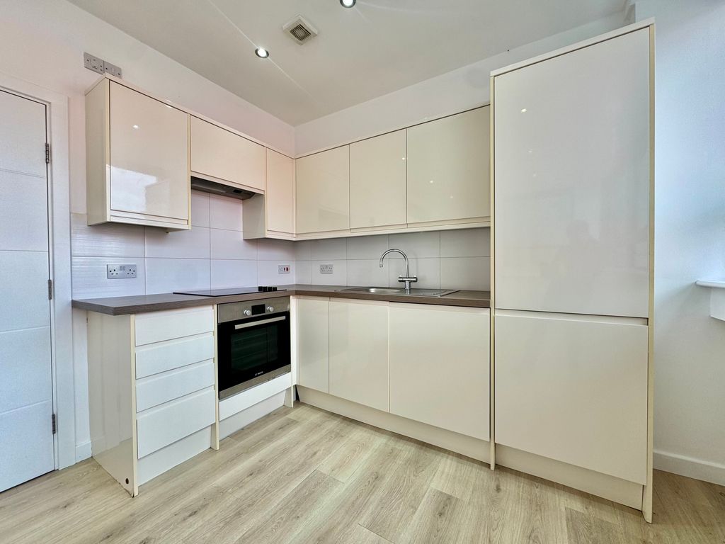 Property photo 3 of 8 Image