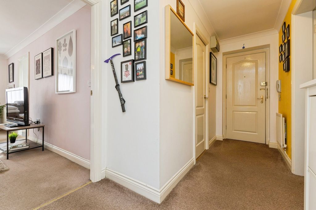 Property photo 2 of 16 Photo