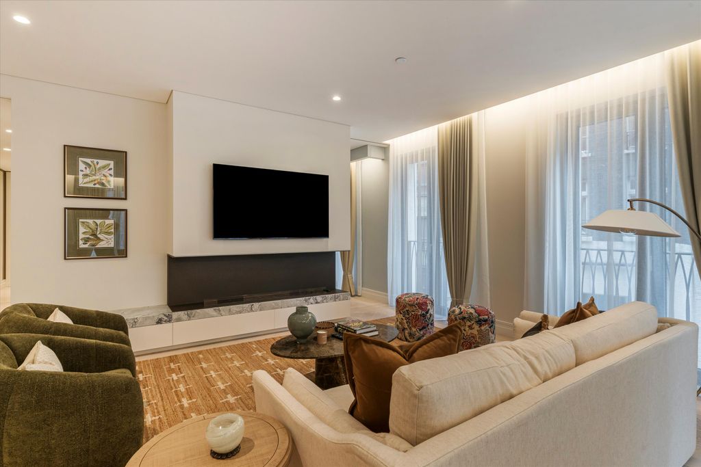 Property photo 2 of 71 Image