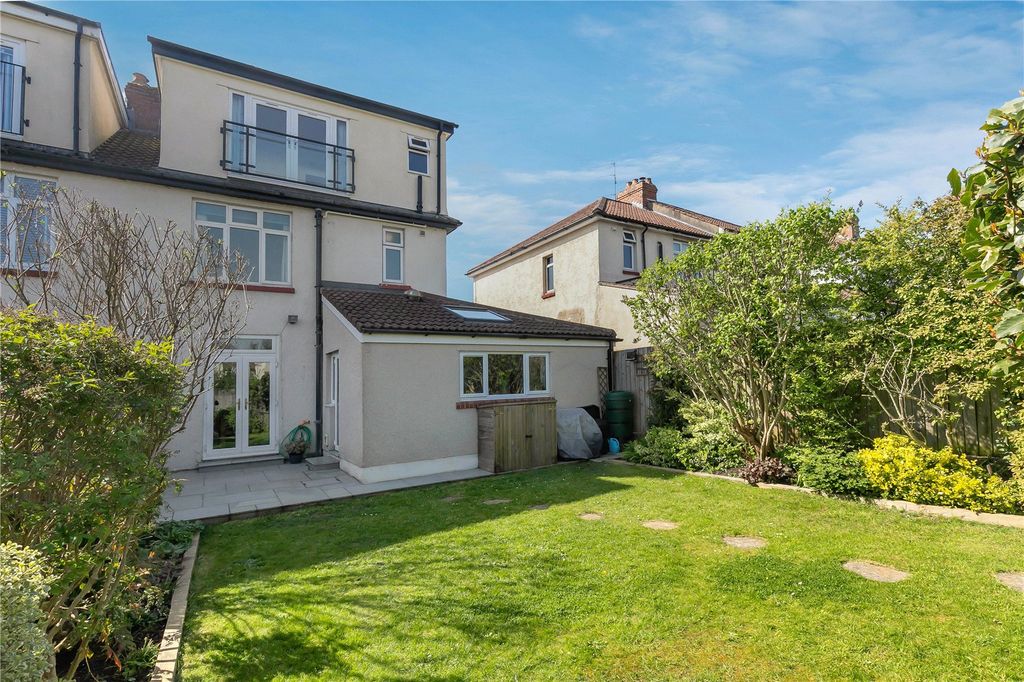 Property photo 1 of 27 Picture No. 33