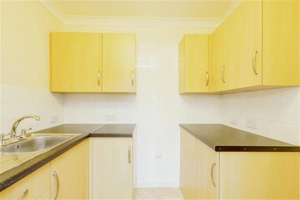 Property photo 1 of 8 (Main)