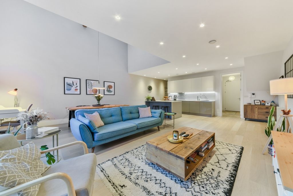 Property photo 3 of 13 Waylett Place, 20...